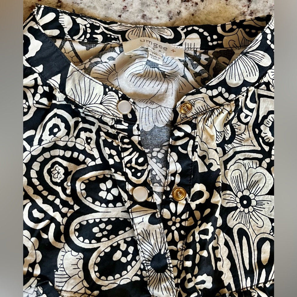Umgee Monochrome Floral Top - Picture 5 of 14